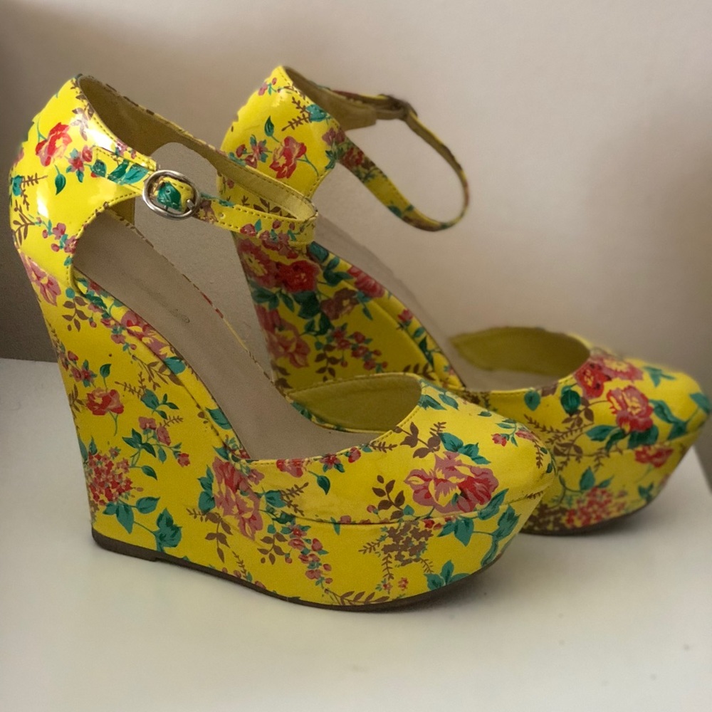 YELLOW WEDGE HEELS